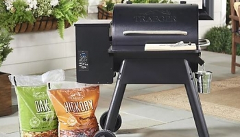 Traeger Prairie 572 sq. in. Wood Fired Grill & Smoker w/ Accessories