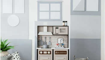 Teamson Kids – Little Chef Burgundy Classic Play Kitchen – Expresso / Black